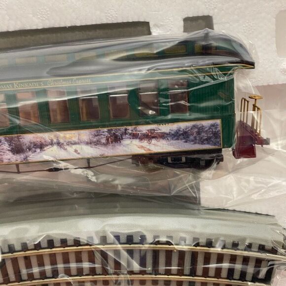 Hawthorne Village Multicolor Thomas Kinkade's Christmas Express Train OS - Picture 4 of 8